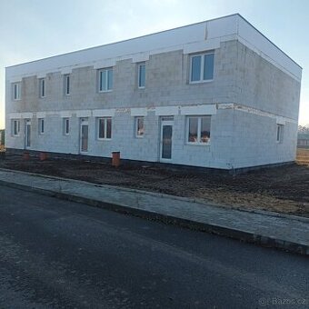 Nové byty se zahradami v Chramostku, obec Lužec nad Vltavou