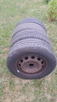 téměř nové 195/65R15 91H Ecsta HS52 KUMHO