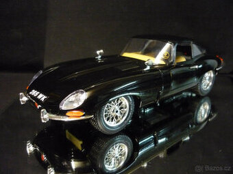 Jaguar E Type Coupe černý Bburago 1/18