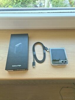 Samsung Galaxy Z Flip 6 | 256 GB | Graphite | Záruka