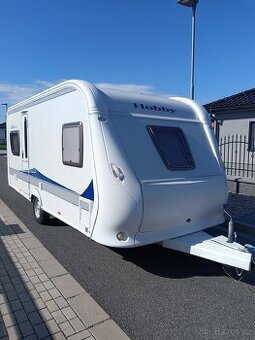 Karavan Hobby 495