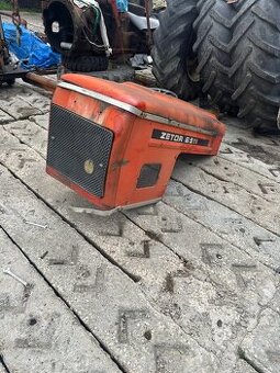 Prodám kapotu zetor 6911. Viz foto. - 1