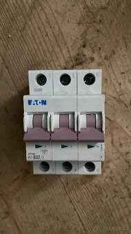✅ Jistič Eaton PL7-B32/3 (3-pólový, 32A, 10kA)