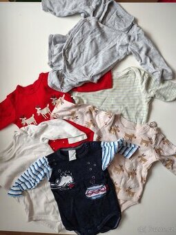 Balík oblečení ve velikosti 62-68