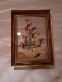 Ručně vyšívaný obraz květiny ve váze