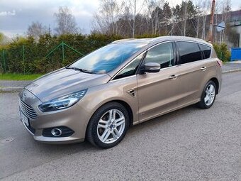 Ford S-MAX 2.0 Tdci 140Kw Titanium 4x4 r.v.2019 nové v ČR