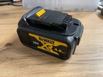 DeWALT baterie 18V 4Ah DCB182