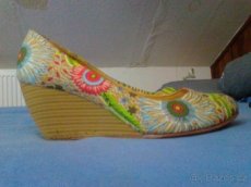 Krásné barevné botky, 37