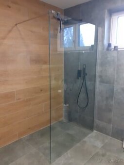 Koupelnová zástěna