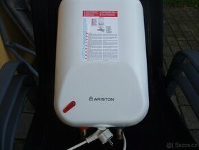 BOJLER ARISTON- Beztlakový elektrický zásobníkový ohřívač vo