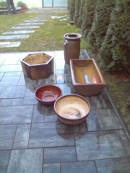 Glazované kameninové koryto, květináče, zelak