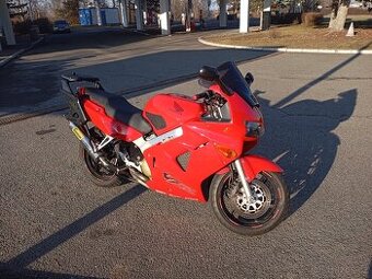 Honda vfr800 fi možna výměna