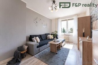 Pronájem útulného, zrekonstruovaného bytu 2+1 na Sokolovské 