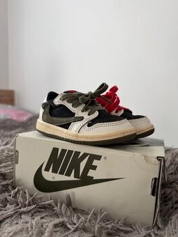 Jordan 1 low travis scott