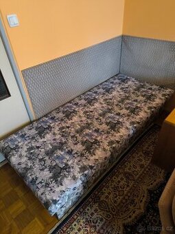 Válenda s úložným prostorem