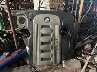 Kryt motoru m57