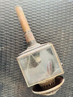 Stará kočarová lamoa