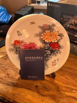 Sběratelský porcelánový talíř – Zhang Songmao