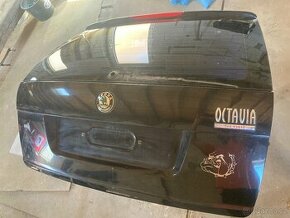 Octavia 2 kufr dveře