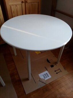 Prodám kulatý stůl bílý 105cm