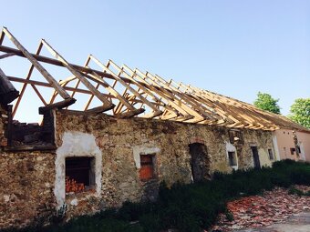 Rozebrání starých střech a objektů zdarma