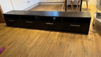 Křiňky pod TV - 1