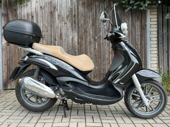 Piaggio Beverly 125 (r.v. 2010), 28 tis. km, po servisu.