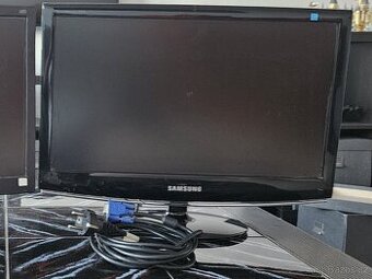 Monitor Samsung Syncmaster 933 (1360×768)