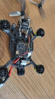 Prodám dron GEPRC Mark4 LR7