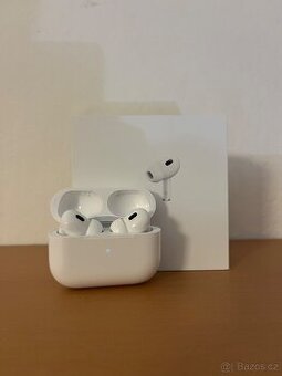 Apple AirPods Pro (2. generace) s MagSafe pouzdrem (USB-C)