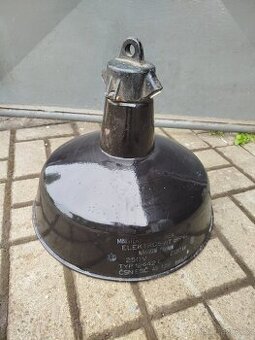 Stara tovární smaltovaná lampa