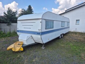 Karavan Wilk 780