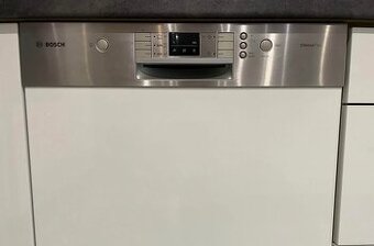 Bosch vestavná myčka 3 koše, příborová zásuvka