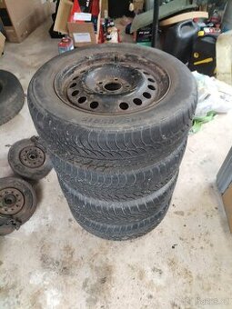 Zimní pneumatiky 195/65/15 včetně disků 5x112