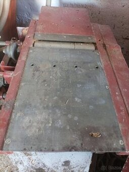 Dřevoobráběcí stroje