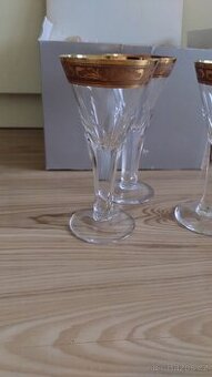 SKLENIČKY NA VÍNO SE ZLACENÍM, NOVÉ
