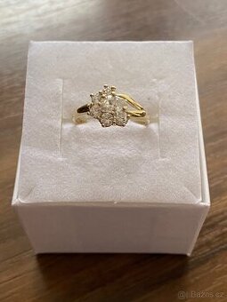 Zlatý dámský prsten