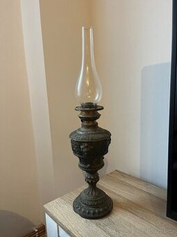 Starožitná petrolejová lampa