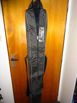 obal na lyže nebo snowboardy od AUDI