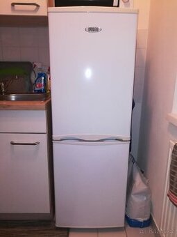 jako nová ÚZKÁ 50cm šířka moderní A++ lednice