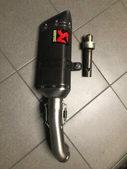 Laděný výfuk Akrapovic na KTM