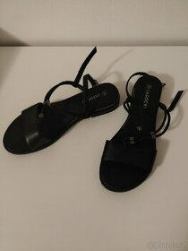 Damske sandaly v.39