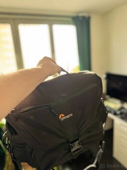 Brašna Lowepro Nova 200 AW II