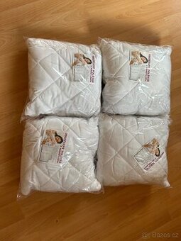 Prošívaný polštář z mikrovlakna / větší polštář