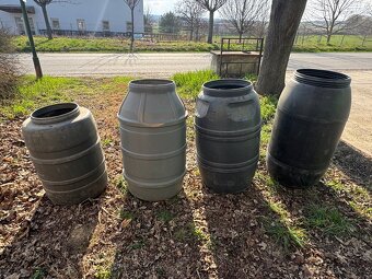 PLASTOVÉ SUDY na kvas, vodu,...