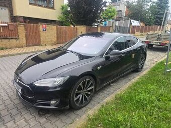 Tesla Model S 90D Free Supercharger
