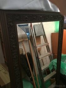 Prodám : velké zrcadlo v dřevěném rámu