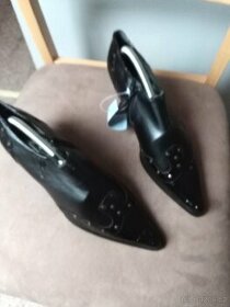 Černé dámské boty