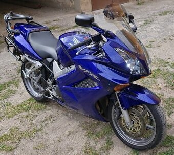 HONDA VFR 800 V-TEC