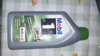 Motorový olej značky Mobil 1 0W-20